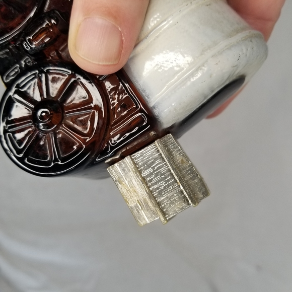 Vintage Avon Covered Wagon Aftershave bottle - Picture 8 of 15